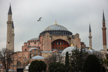 Fototapeta na wymiar The famous Hagia Sophia in Istanbul, Turkey. Turkey, Istanbul, St. Sophia Cathedral. Turkey İstanbul Sultanahmet Mosque