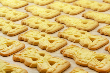 Weihnachten mit Spekulatius auf Holz