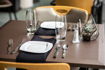 table setting in restaurant