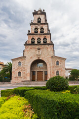 Fototapeta na wymiar Church of the Assumption in the Asturian city of Cangas de Onis 