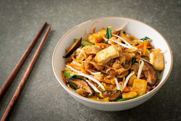 stir-fried noodles with tofu and vegetables