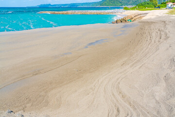 沖縄の海岸に押し寄せた軽石