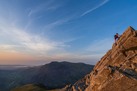 Sunset mountaineering and scrambling on the mountains of North Wales