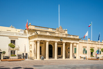 Naklejka premium View at the Main Guard building at the Saint Georhge square in Valetta, Malta
