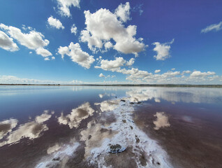 Vega Baja del Segura - Torrevieja - Salinas de Torrevieja, un lago salado, un paraje natural donde los atardeceres son mágicos y los reflejos y formaciones salinas son un espectáculo de la naturaleza