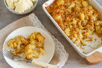 Roasted cauliflower with turmeric, peppers and breadcrumbs