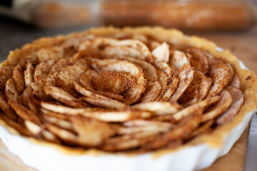 
elaboration of the typical apple pie