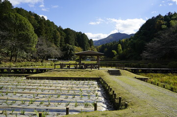 山の中の休憩所
