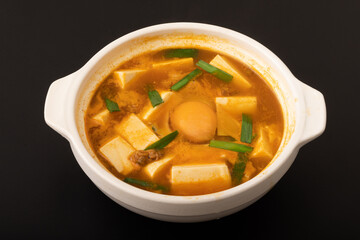 スンドゥブ　(豆腐チゲ)