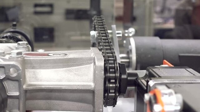 Drive roller chains for torque transmission