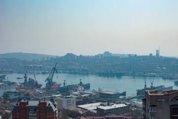 Obraz premium View of the Golden horn bridge in winter.
