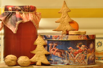 Gingerbread for Christmas. Honey and molds for cakes and walnuts.