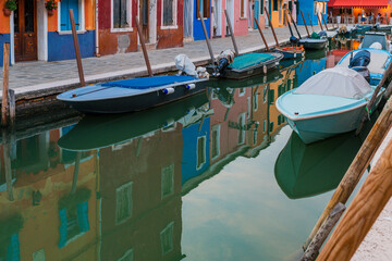 Fototapeta na wymiar The magical colors of Burano and the Venice lagoon