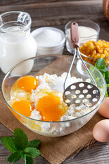 Cooking cottage cheese casserole with raisins. Step by step, cooking recipe