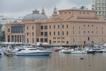 Bari, sud Europa: Antico molo nel centro storico della citt&agrave;