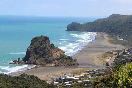 View down to Piha Beach and Lion Rock