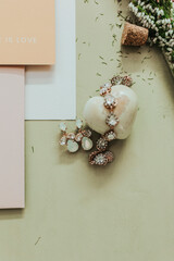 Invitation wedding jewelry flower petal display