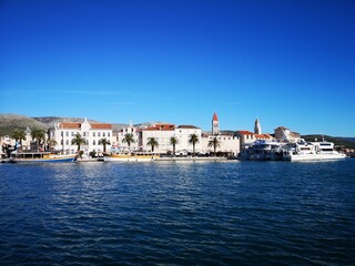 Fototapeta na wymiar Trogir Kroatien Panorama, Altstadt und Strand