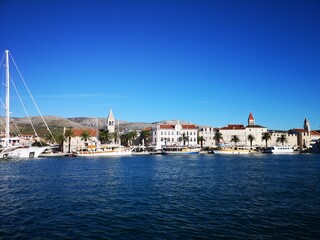 Fototapeta na wymiar Trogir Kroatien Panorama, Altstadt und Strand