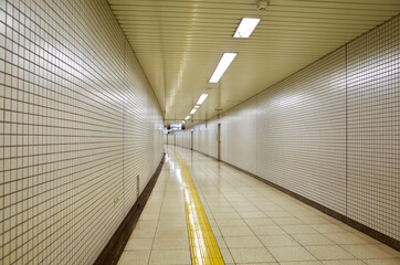 地下鉄の通路