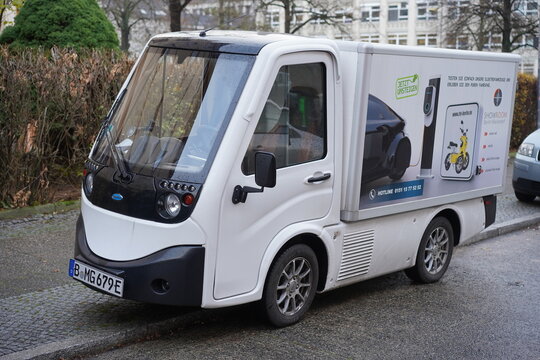 Elektrotransporter von ZfE, Zentrum f&uuml;r Elektromobilit&auml;t, Berlin, 24.11.2021