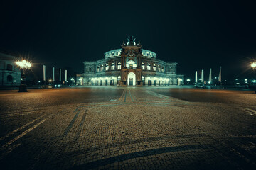 Fototapeta premium Opera house in Dresden at night. Semperoper Dresden