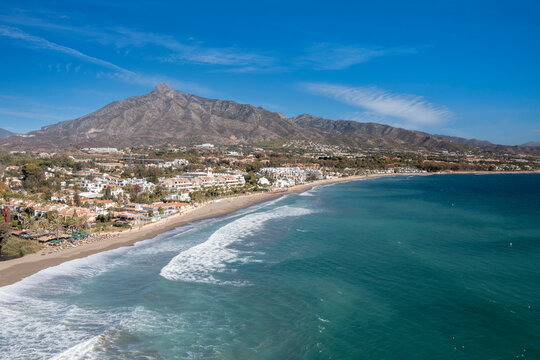 Fototapeta bonita vista de la playa de la playa de Puerto Banús, Marbella