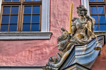 Fototapeta na wymiar görlitz, deutschland - statue der justitia in der altstadt