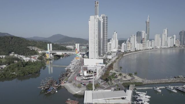Imagem a&eacute;rea Balne&aacute;rio Cambori&uacute; perfil de cor d-log