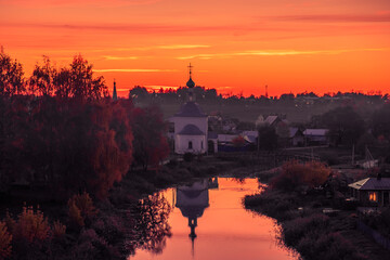 The ancient town of Suzdal in the evening. - obrazy, fototapety, plakaty