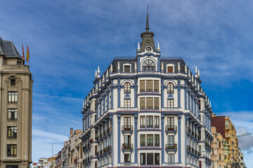 Fototapeta na wymiar Modernist building in the city of Leon in Spain. 
