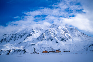 富山県立山町にある立山の冬の雪景色のある風景 Landscape with snowy winter scenery of Tateyama in Tateyama Town, Toyama Prefecture, Japan.