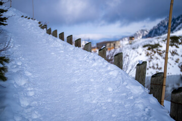 富山県立山町にある立山の冬の雪景色のある風景 Landscape with snowy winter scenery of Tateyama in Tateyama Town, Toyama Prefecture, Japan.