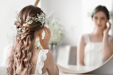 Beautiful young bride preparing for her wedding day - obrazy, fototapety, plakaty