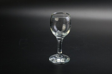 Empty glass for vine or water