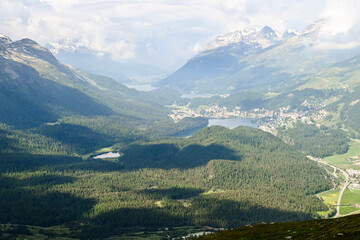 St. Moritz, Muottas Muragl, Celerina, Seenplatte, St. Moritzersee, Oberengadin, Alpen, Piz Julier, Corviglia, Piz Nair, Piz Ot, Stazerwald, Stazersee, Wanderweg, Graubünden, Sommer, Schweiz