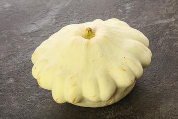 Raw round vegetable - zucchini patosson