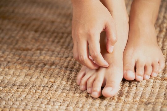 Wearing damp shoes and socks can cause mold and itching.