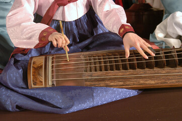 Korean musical instrument with six strings