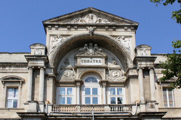 Fototapeta na wymiar façade du théâtre