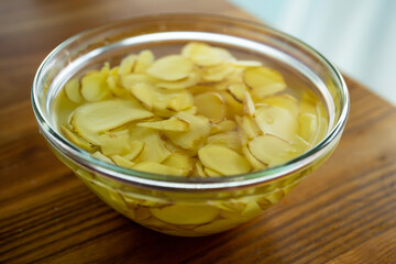 bowl of sliced gingers