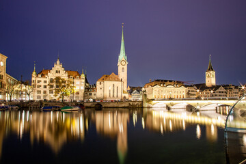 Fototapeta na wymiar panorama of Zurich city center with Frau Munster and Grossmunster