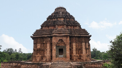 Fototapeta na wymiar Façade of the Jagamohana of the 13th century Sun temple. Attributed to king Narasimha Deva I of the Eastern Ganga Dynasty. Dedicated to the Sun God Surya. Konark, Odisha, India.