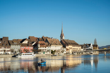 Fototapeta na wymiar Blick über den Rhein zur Altstadt von Stein am Rhein 
