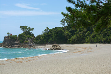 Fototapeta na wymiar Katsurahama beach with very rough waves in Kochi prefecture