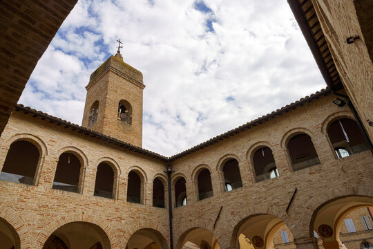 Ostra Vetere, historic town in Ancona province, Marche: cloister