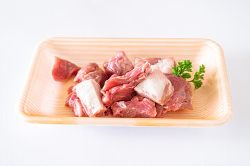パックに入った豚の角切り肉