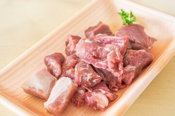 パックに入った豚の角切り肉