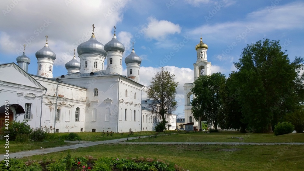 Wall mural Ancient historical building of orthodox church cathedral in Russia, Ukraine, Belorus, Slavic people faith and beleifs in Christianity Velikiy Novgorod the Great