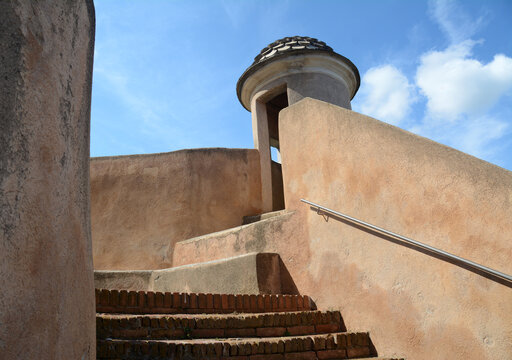 Forte San Giovanni is a military castle overlooking Finalborgo which is a medieval village.

